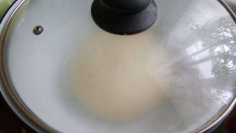 Домашняя пицца в духовке на опаре - тесто увеличивается