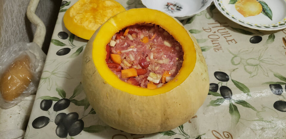 Запеченная тыква в духовке - смешанный фарш